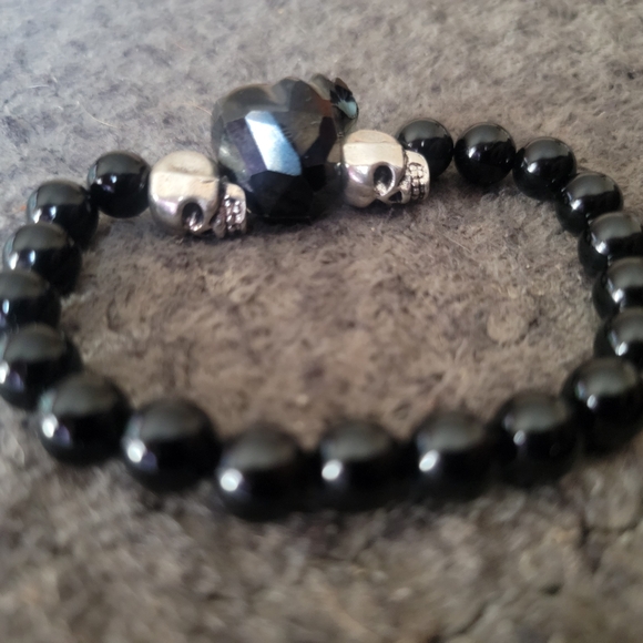 Genuine black onyx skull bracelet - Picture 1 of 3